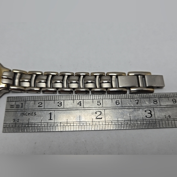 Carriage By Timex N9 WR30M Two Tone Ladies Stainless Indiglo New Battery - Picture 7 of 10